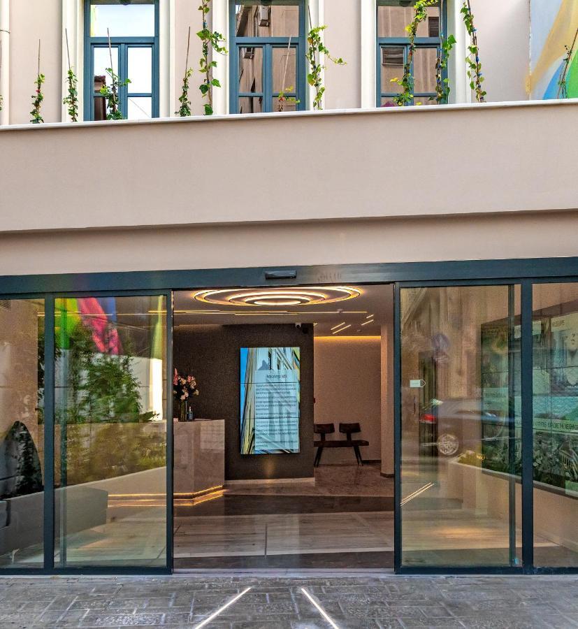 Hellenic Vibes Smart Hotel 雅典 外观 照片 Entrance to the hotel