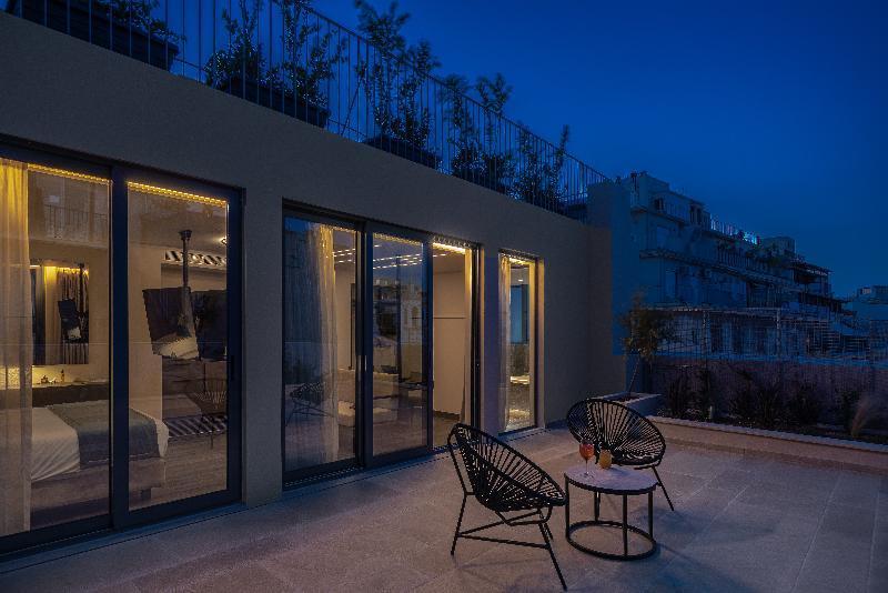 Hellenic Vibes Smart Hotel 雅典 外观 照片 The hotel's rooftop